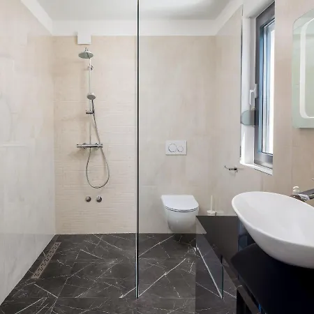 Stunning In With Outdoor Swimming Pool, Sauna And Wifi Podstrana