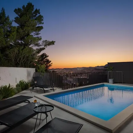 Stunning In With Outdoor Swimming Pool, Sauna And Wifi Villa *